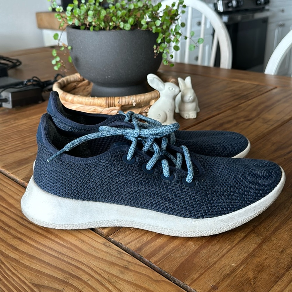 All Birds Navy Runners Sz 10 Women’s